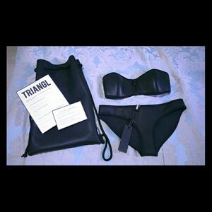 triangl black bikini